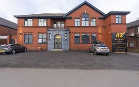 42 Apart-Hotel